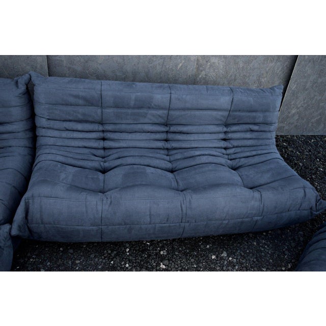Togo Sofa Set in Navy Blue by Michel Ducaroy for Ligne Roset, Set of 5 For Sale - Image 4 of 9