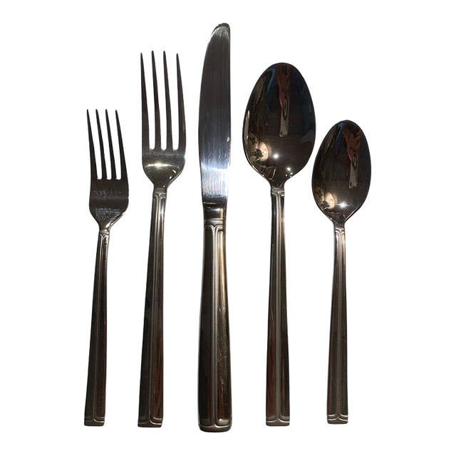 Mikasa Parallels Stainless Flatware Set Sevice for Eight - 40 PCS Plus Divider For Sale