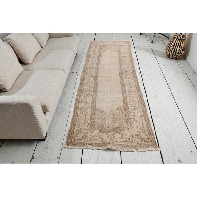 Mid 20th Century Anatolian Beige Bohemian Runner For Sale - Image 4 of 10