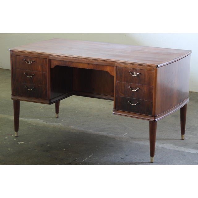 A calm and solid piece that holds its space with ease. The Mahogany desk is made in the 1950s Denmark and is in very good...