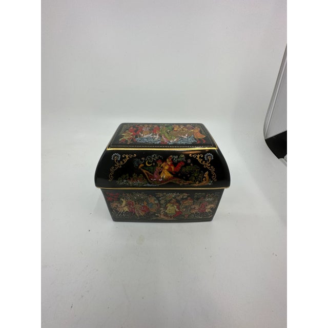 1990s Vintage Porcelain Keepsake Box, the Legend of the Enchanted Princess For Sale - Image 6 of 6