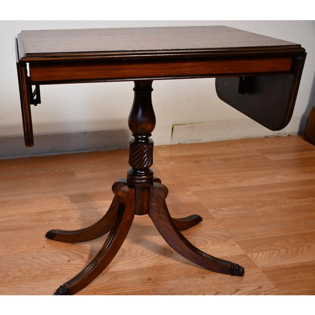 Pair of 1950s English Regency Style Mahogany Pembroke Drop-Leaf Accent Tables For Sale - Image 6 of 14