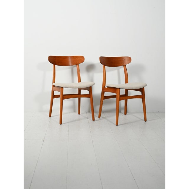 Vintage Scandinavian Chairs with Crescent Backs by Hans J. Wegner, 1960s, Set of 2 For Sale - Image 4 of 11