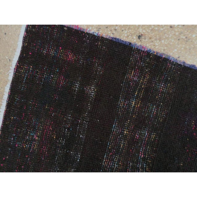 Galerie Shabab Collection Mid-20th Century Turkish Anatolian Throw Rug For Sale - Image 4 of 6