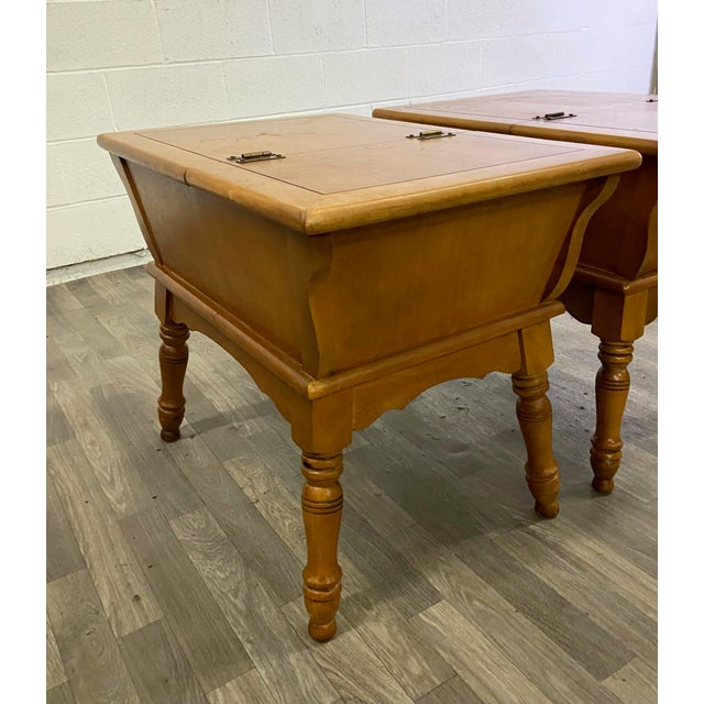 Vintage Mid Century Maple Dough Box Colonial Style Flip Top End Tables