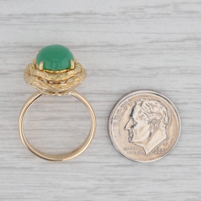 Metal Green Chrysoprase Oval Cabochon Solitaire Ring 14k Yellow Gold Size 5.75 For Sale - Image 7 of 8