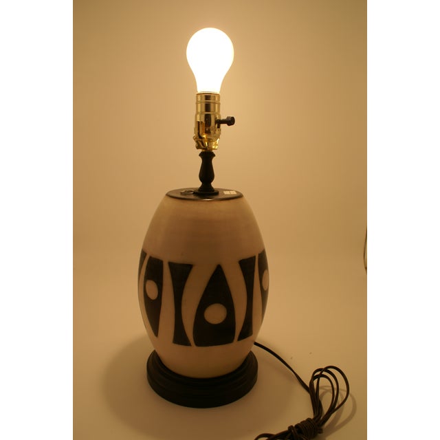 Ceramic Late 20th Century Black & Ivory Geometric Chulucanas Pottery Lamp – Egg Shape Inca Style For Sale - Image 7 of 7