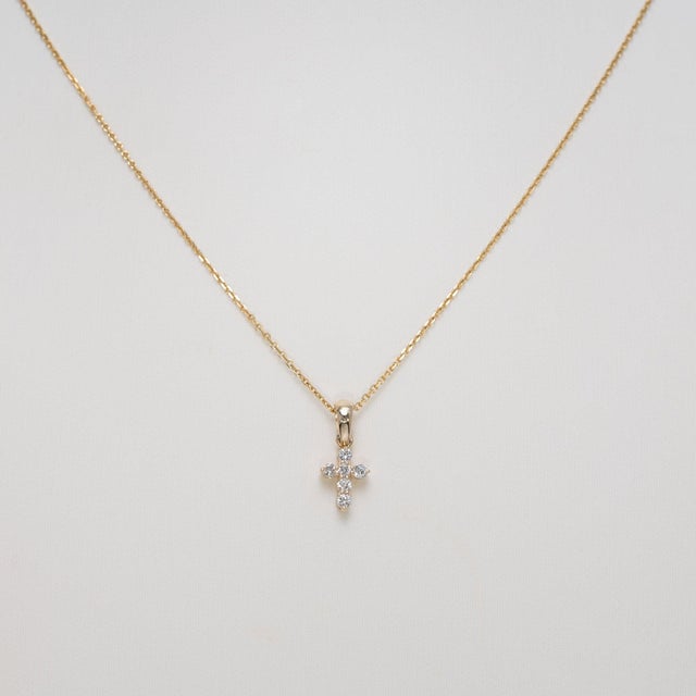 Lab Grown Diamond Cluster Pendant in Solid 14k Gold - Fine Jewelry For Sale - Image 4 of 7
