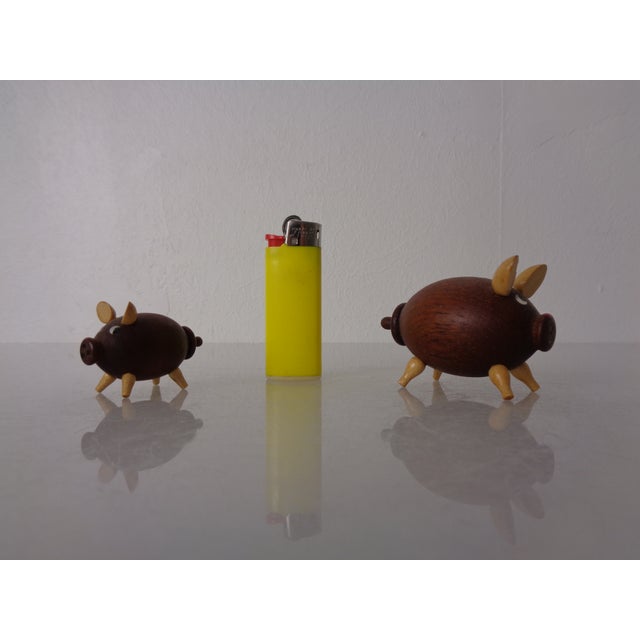Mid-Century Modern Vintage Pig-Shaped Teak Salt and Pepper Shakers, Denmark, 1960s, Set of 2 For Sale - Image 3 of 10