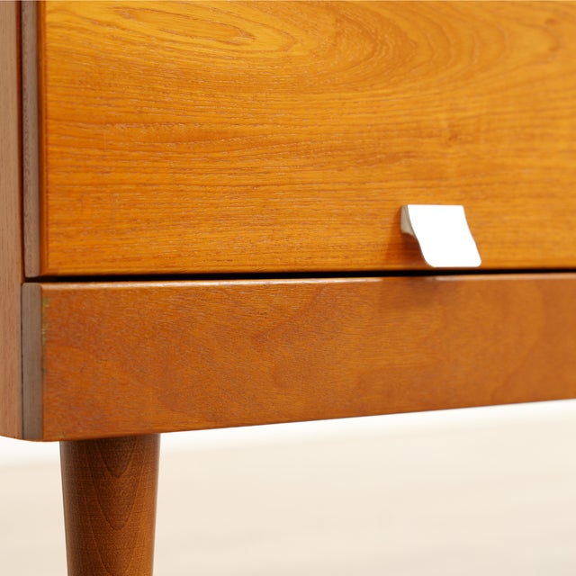 1970s Low Mid Century Console Credenza by White & Newton For Sale In Los Angeles - Image 6 of 9