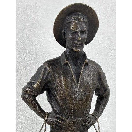 Street Art 1960s "El Cenachero" – Authentic Signed Bronze Sculpture by Jaime Pimentel For Sale - Image 3 of 12
