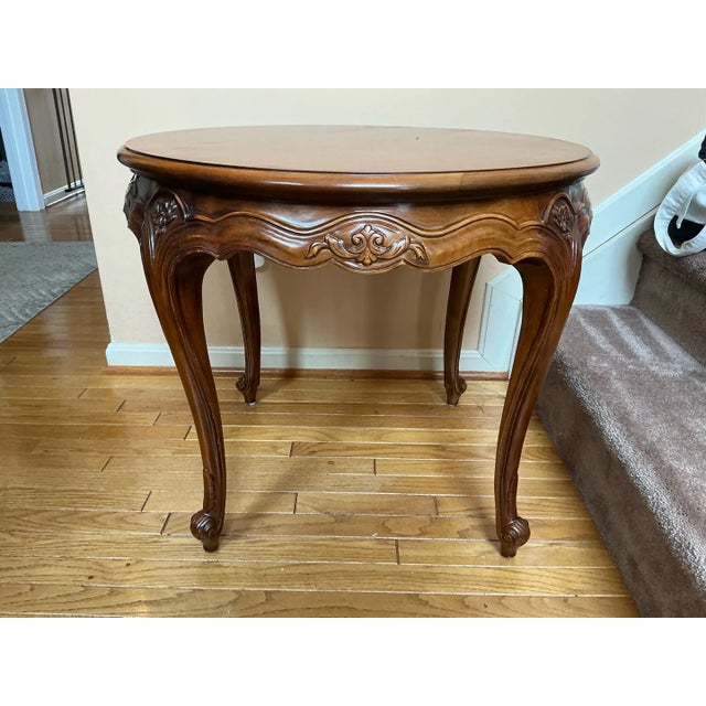 Henredon Vintage Henredon French Provincial Round Accent Table - Ornate Carved Wood Side Table For Sale - Image 4 of 7