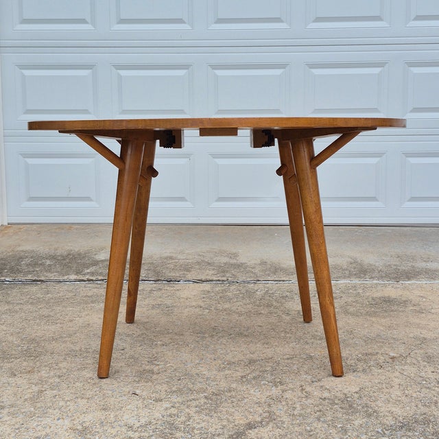 1950s 1950s Midcentury Modern Russel Wright for Conant Ball Maple 48" Round Dining Table With Atomic Legs for Restoration For Sale - Image 5 of 18