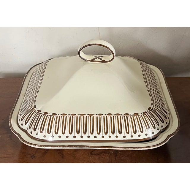 English Antique Late 18th Century English George III Wedgwood Creamware Entree or Vegetable Dish in the Etruscan Pattern Circa 1790 - 1800 For Sale - Image 3 of 12