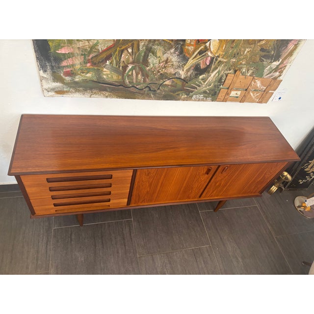 Johannes Andersen Mid-Century Teak Sideboard by Johannes Andersen for Silkeborg Møbelfabrik, 1960s For Sale - Image 4 of 8