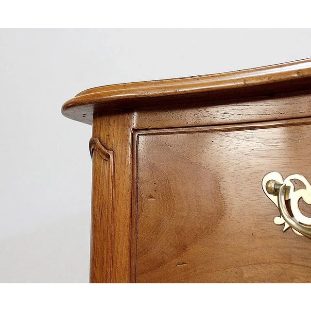 Louis XV Period Nantaise Dresser in Yellow Mahogany, 1700s For Sale - Image 13 of 18