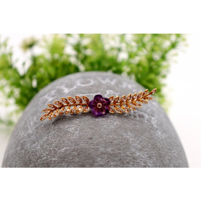 Metal Gold Brooch with Brilliant Cut Diamonds For Sale - Image 7 of 7