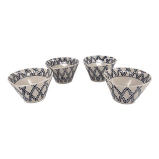 Set of 4 Bat Trang Vietnamese Ramen/Pho/Rice Bowls Hand Painted Blue Leaf Motif and Chopstick Rests For Sale