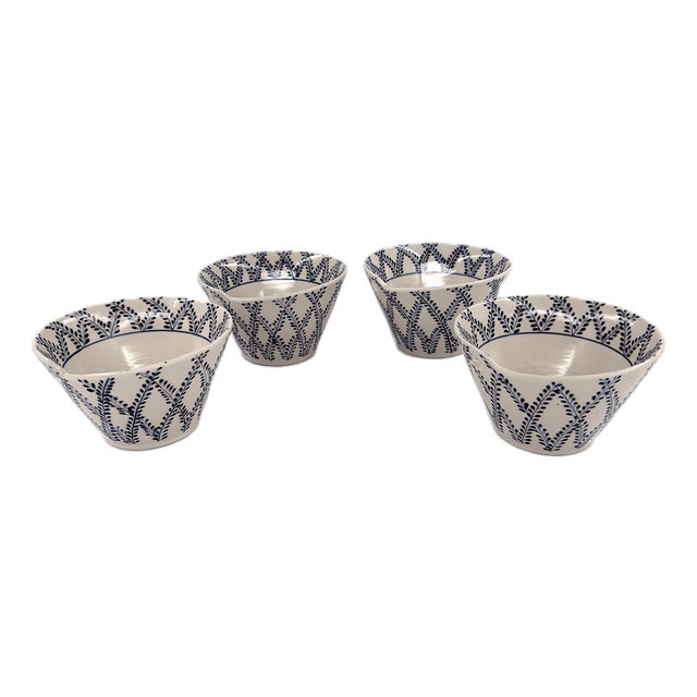 Set of 4 Bat Trang Vietnamese Ramen/Pho/Rice Bowls Hand Painted Blue Leaf Motif and Chopstick Rests For Sale