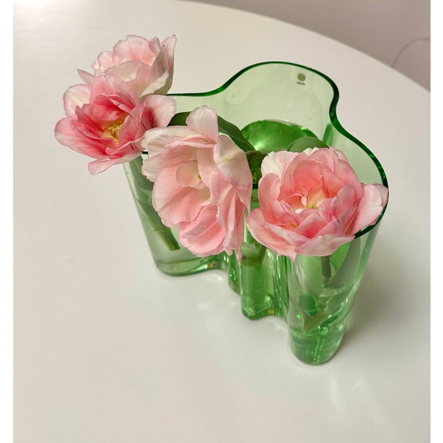 Rare Green Large iittala Aalto Vase The elegant and organic form of the Aalto Vase invites flowers to seemingly arrange...