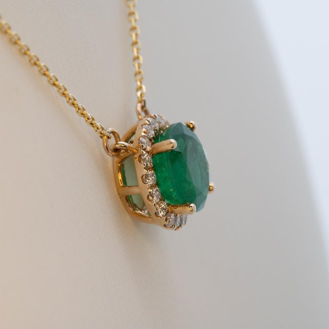 1.8Ct Zambian Emerald Necklace With Natural Diamond Accents: Solid 14k Gold, 8mm For Sale In Columbus - Image 6 of 9