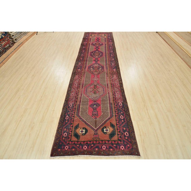 Farmhouse Sarab Runner 3'8'' X 13'4'' Pink Wool Semi-Antique Tribal Hand-Knotted Rug For Sale - Image 3 of 15