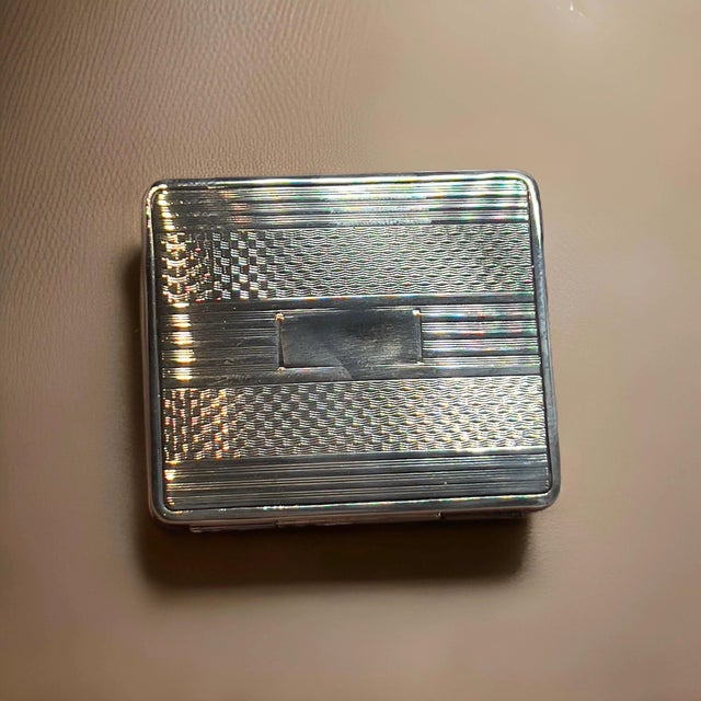 1990s Tiffany & Co. Sterling Silver Compact Mirror For Sale In New York - Image 6 of 10