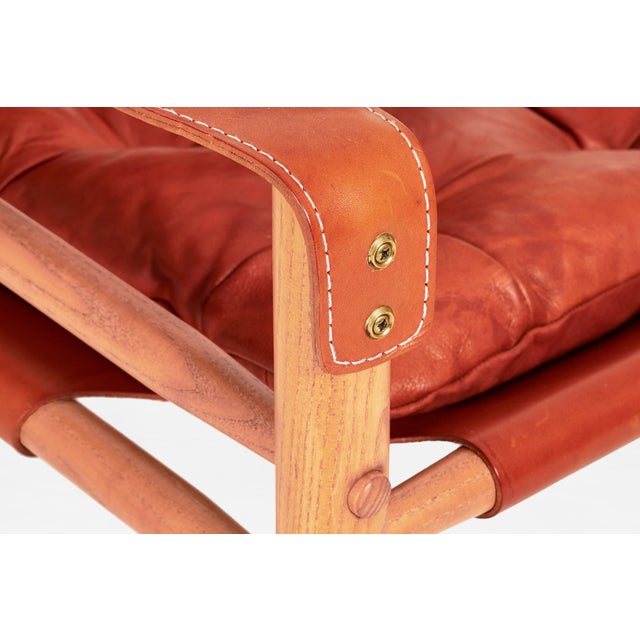 1960s Vintage Scirocco Safari Lounge Chairs in Red Leather and Wood by Arne Norell for Arne Norell AB, 1960s, Set of 2 For Sale - Image 5 of 7