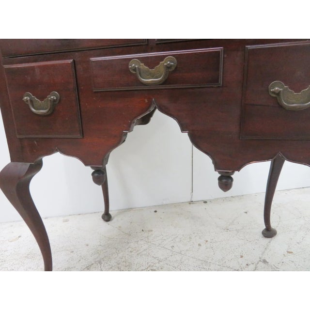 Brown Robert T Hogg Chester County Pa Walnut Queen Anne Lowboy Dresser For Sale - Image 8 of 9