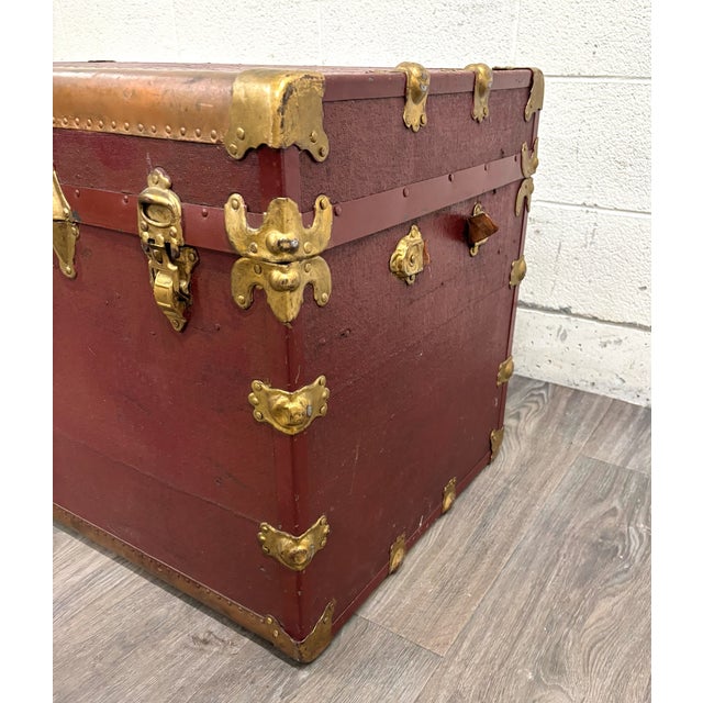 Early 20th Century Vintage Luce Trunk Company Kansas City Flat Top Steamer Trunk For Sale - Image 5 of 18