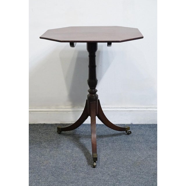 Early 20th Century Vintage Antique Solid Mahogany English Traditional Style 22" Tilt Top Accent End Table For Sale - Image 5 of 12