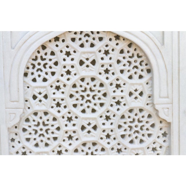 Set of 2 Hand-Carved Marble Jali Windows For Sale - Image 4 of 9