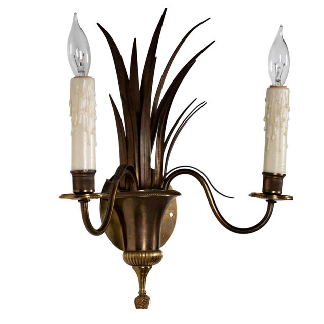 Hollywood Regency Pair of Maison Charles Brass Palm Leaf Light Sconces - Hollywood Regency For Sale - Image 3 of 4