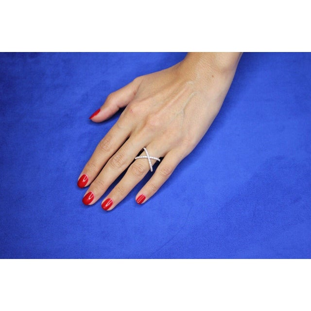 Metal Brilliant Cut White Diamond X Criss Cross Pave Cocktail Fashion Open Bypass 14 K, Size 8 For Sale - Image 7 of 9