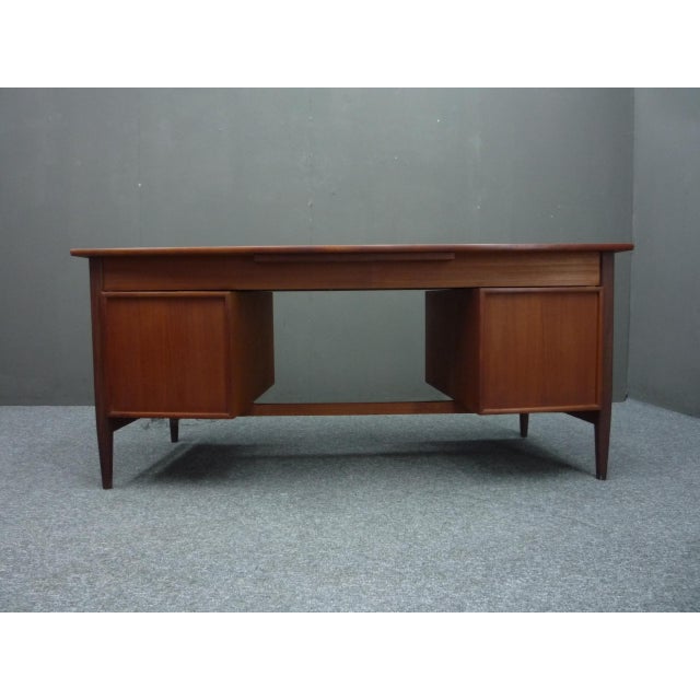1960s Large Vintage Executive Desk in Teak, 1960s For Sale - Image 5 of 14