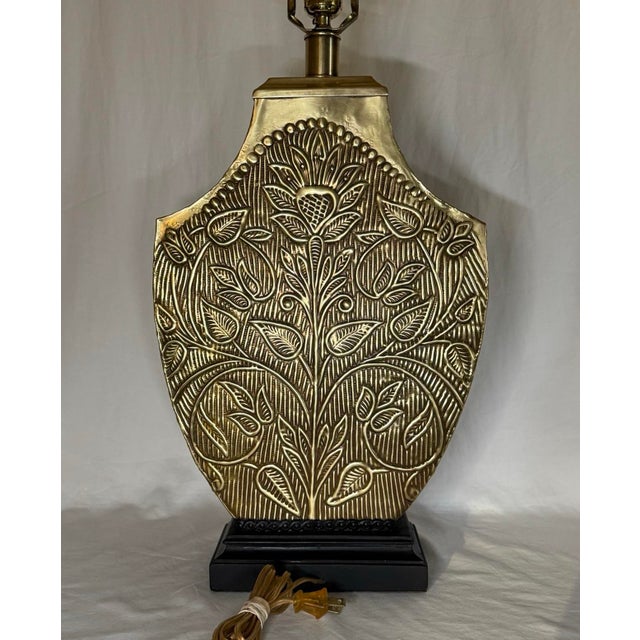 Vintage Repousse Brass Floral & Leaf Pattered Urn Form Table Lamp For Sale - Image 10 of 12