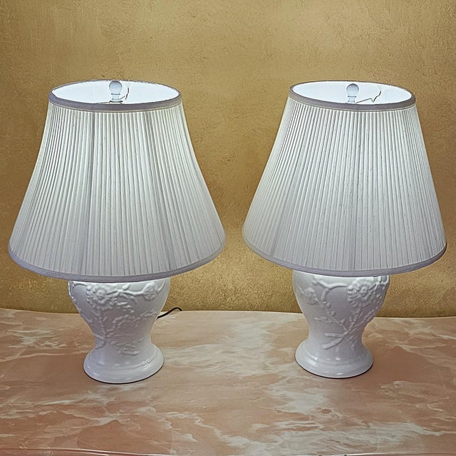Pair of Vintage White Ceramic Ginger Jar Table Lamps With Floral Relief & Diane Shades For Sale - Image 4 of 18