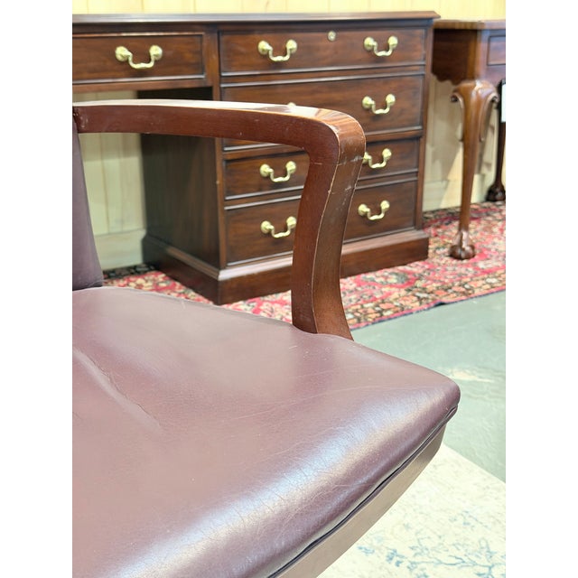 Hancock & Moore Late 20th Century Hancock & Moore Burgundy Leather Executive Swivel Desk Chair For Sale - Image 4 of 8