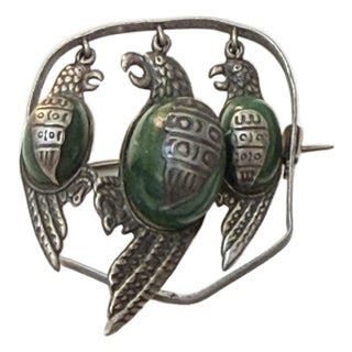 Mid-Century Mexican Sterling Silver 3-Parrot Brooch Pin – Green Stone Cabochons, Signed SRL For Sale