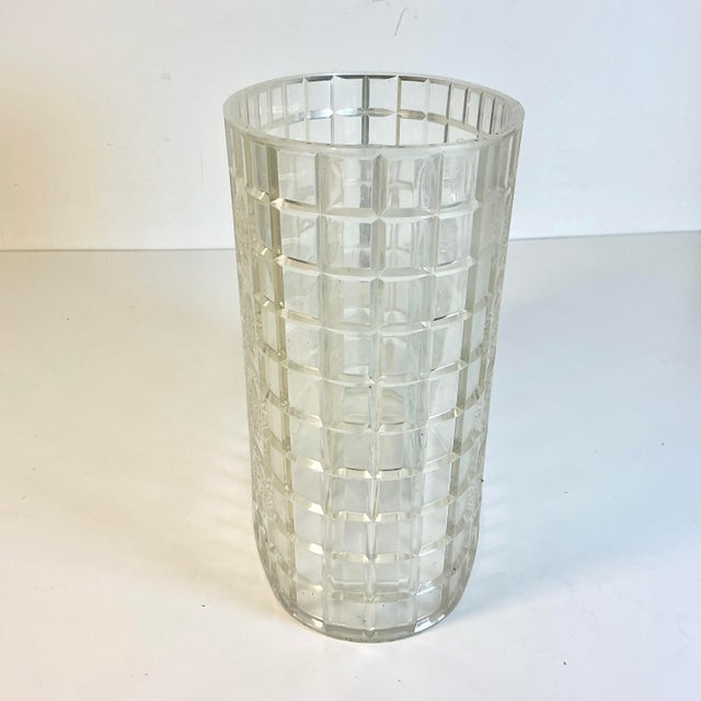 1950s Vintage Hollywood Regency Lucite Acrylic Wastebasket. For Sale - Image 11 of 17