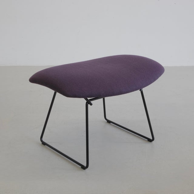 1990s Set of Bird Chair and Ottoman by Harry Bertoia for Knoll, 1960s, Set of 2 For Sale - Image 5 of 8