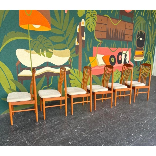 Remarkable teak dining set in amazing original condition. Well-preserved over the years, this Benny Linden set is timeless...