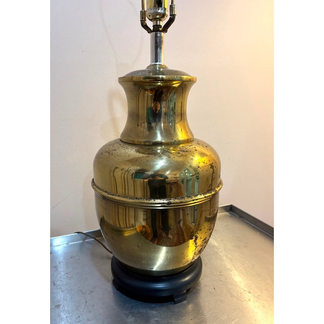 Chinoiserie Brass Chinoiserie Table Lamp For Sale - Image 3 of 4