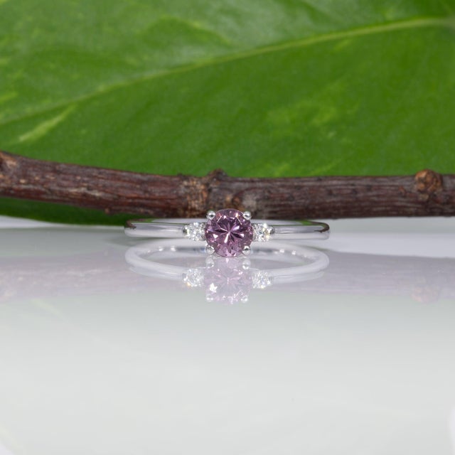 2020s Purple Spinel Ring With Earth-Mined Diamond Accents in Solid 14k Gold, Round 5mm, Size 6.75 For Sale - Image 5 of 9
