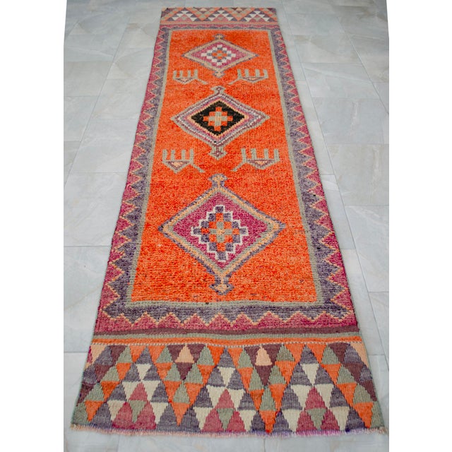 1960s Vintage Hand Knotted Primitive Turkish Runner For Sale - Image 9 of 15