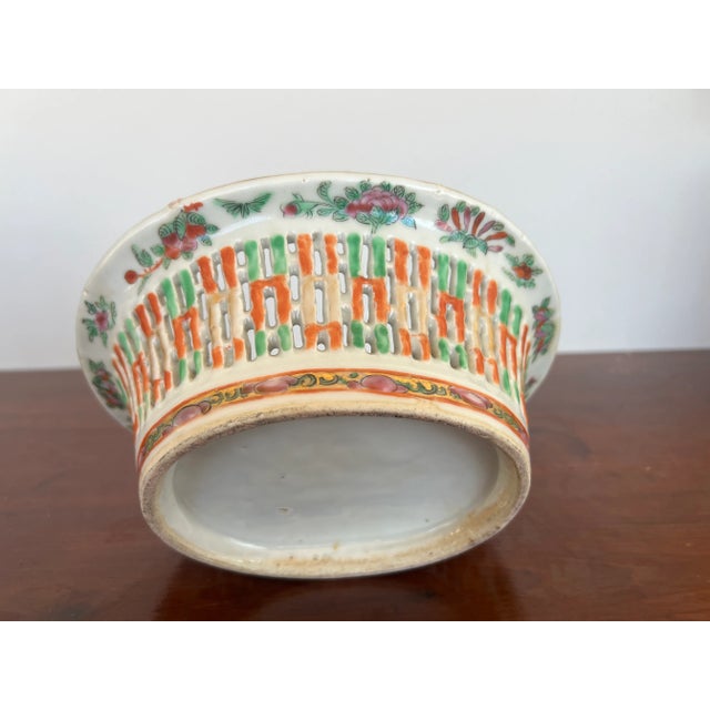 Mid 19th Century 19th Century, Chinese Export Porcelain Famille Rose Medallion Chestnut Basket For Sale - Image 5 of 7