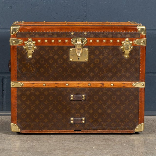 Louis Vuitton Antique Shoe Trunk in Monogram Canvas from Louis Vuitton, France, 1920 For Sale - Image 4 of 18
