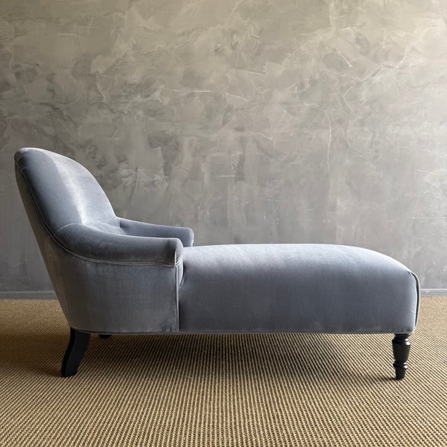 Napoli Chaise Lounge in Velvet For Sale - Image 4 of 12