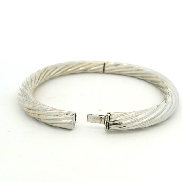 Circa 1980 Italian 18k Two-Tone Gold Torsade Bangle Bracelet Set For Sale - Image 10 of 13