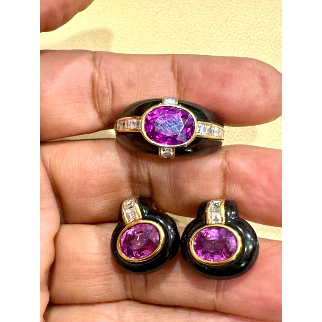 A Vintage classic, Ring and earring set 6 Ct of total Natural PURPLE Sapphire in the ring and earring set with Black Onyx...